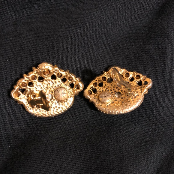 Vintage 1960s Clip on Earrings - Picture 3 of 4
